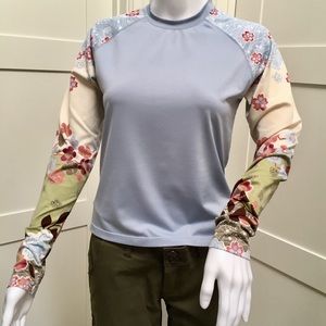 The North Face Vapor Wick Cherry Blossom Top